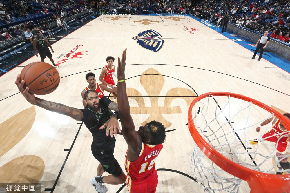 在万众瞩目 在万众瞩目